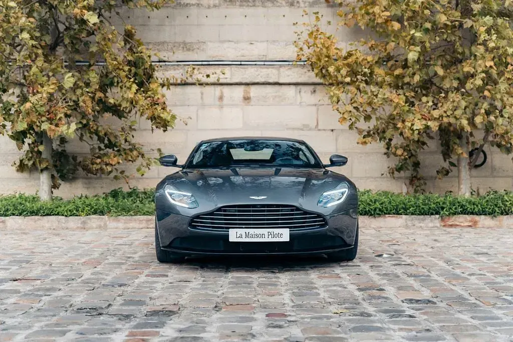 Gebraucht Aston Martin DB11 608 PS (447 kW) 2017 Grau Coupé