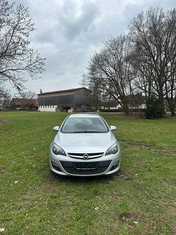 Gebraucht Opel Astra 116 PS (85 kW) 2016 Grau Kombi