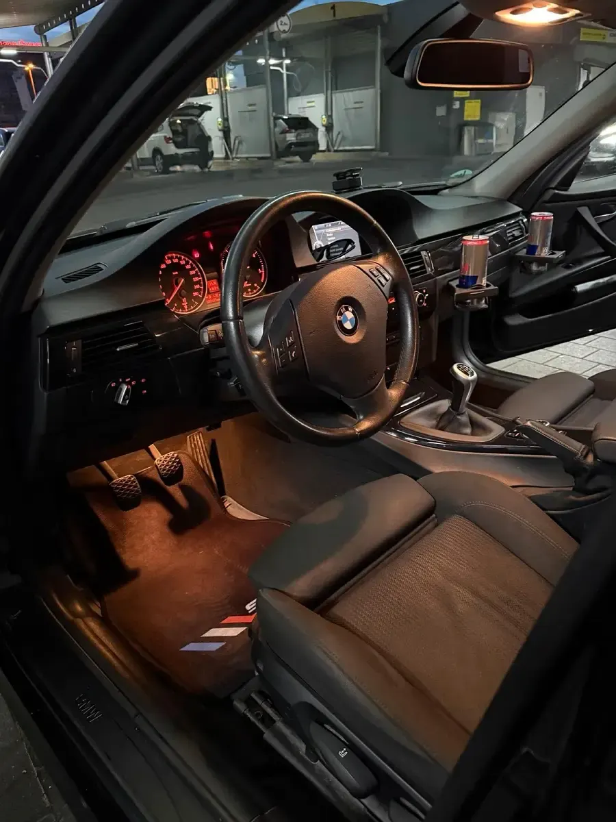 Gebraucht BMW 320 187 PS (137 kW) 2010 Limousine