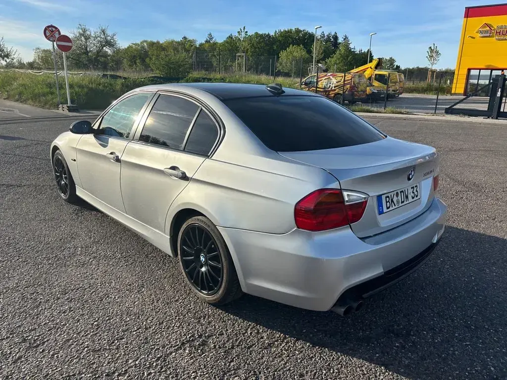 Second-hand BMW 330 258 CP (189 kW) 2006 Argintiu Berlinǎ