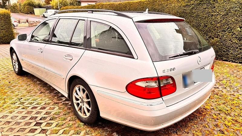Gebraucht Mercedes E200 184 PS (135 kW) 2008 Silber Kombi