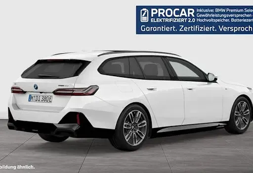 Gebraucht BMW i5 M Sport 250 kW (340 PS) 2025 Weiß Kombi