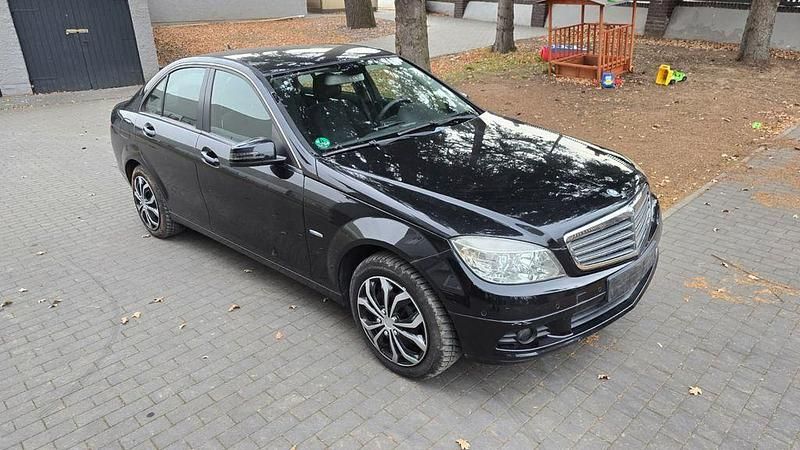 Gebraucht Mercedes C180 156 PS (114 kW) 2009 Schwarz Limousine