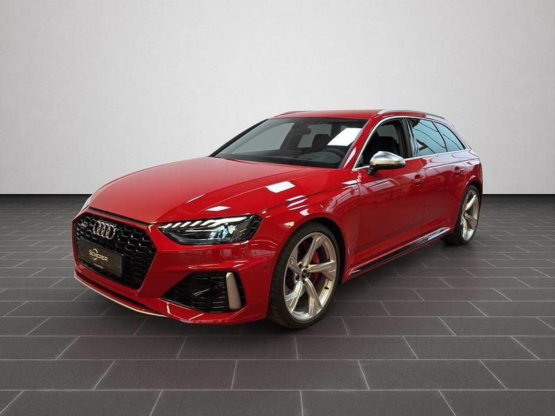 Progressivrot metallic (metallic) Gebraucht 2025 Audi RS4 Advanced Kombi | 89.990 € (Teuer) - Bild 1/4