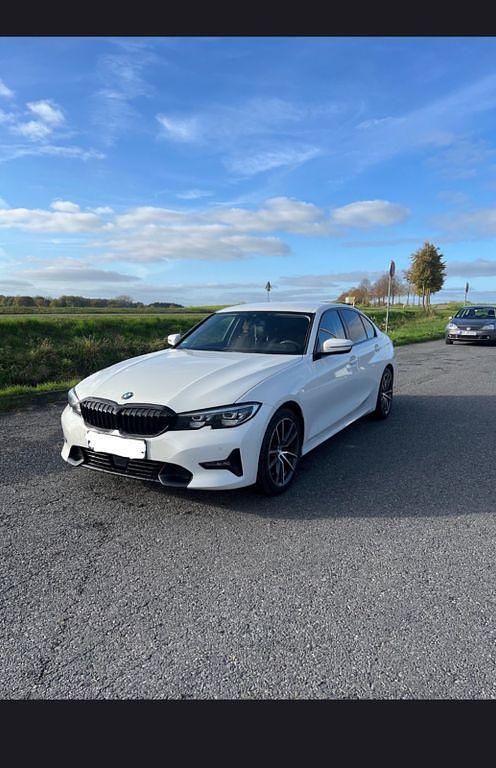 Weiß Gebraucht 2019 BMW 320 Sport Line Limousine | 23.500 € (Etwas zu teuer) - Bild 1/4