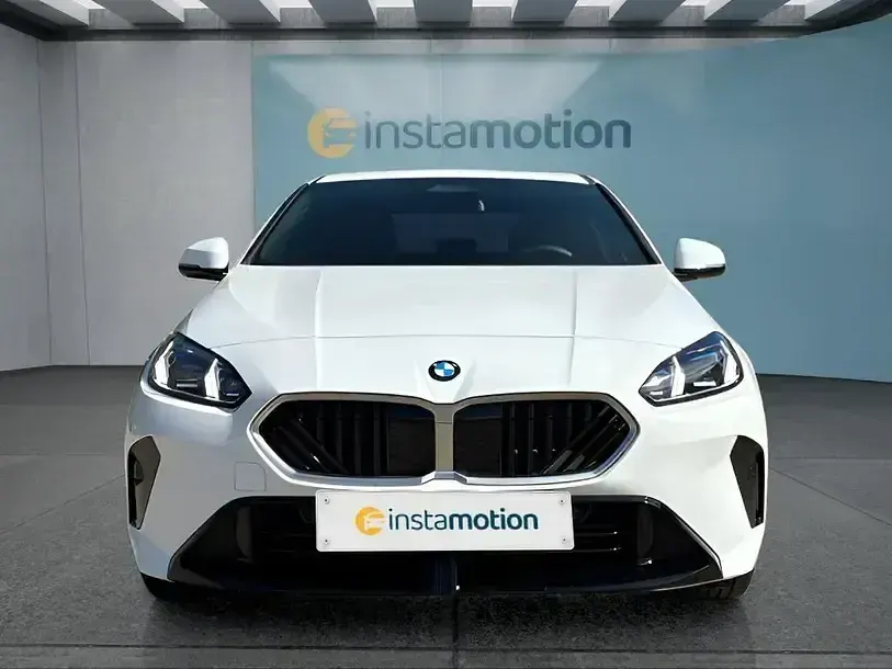 Gebraucht BMW 220 M Sport 156 PS (114 kW) 2025 Weiß Limousine