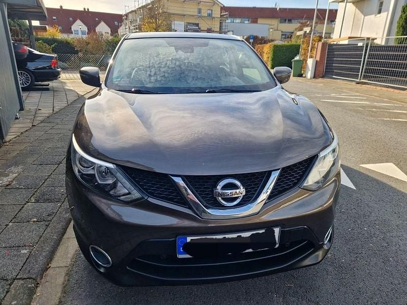 Braun Gebraucht 2015 Nissan Qashqai Acenta SUV | 9.999 € (Guter Preis) - Bild 1/4