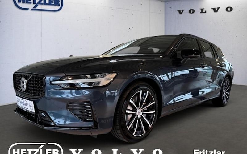 Neu Volvo V60 Plus 350 PS (257 kW) 2025 Blau Kombi
