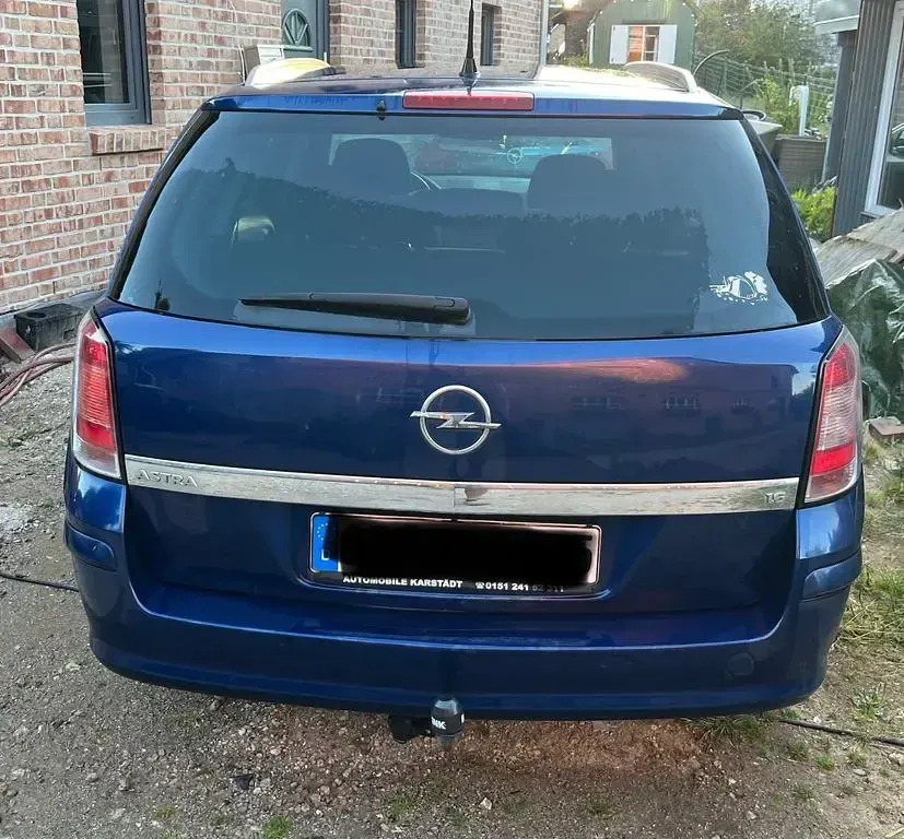 Gebraucht Opel Astra 140 PS (102 kW) 2008 Blau Kombi