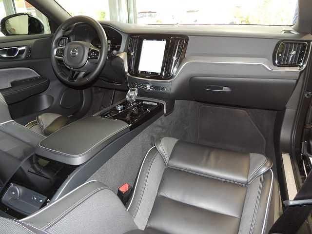 Gebraucht Volvo V60 Plus 253 PS (186 kW) 2022 Grau Kombi
