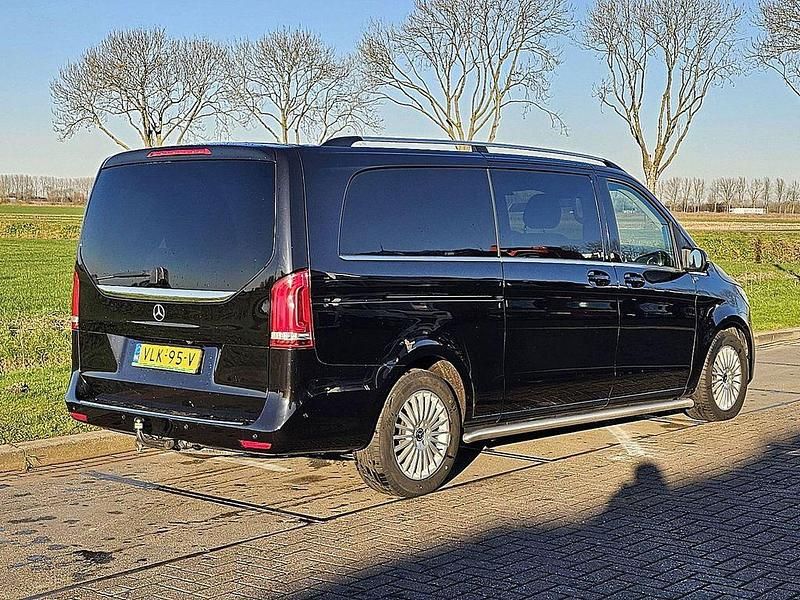 Gebraucht Mercedes V220 163 PS (119 kW) 2019 Schwarz Van / Kleinbus