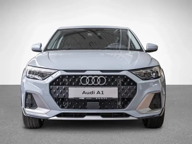 Gebraucht Audi A1 Ambiente 150 PS (110 kW) 2025 Pfeilgrau perleffekt SUV