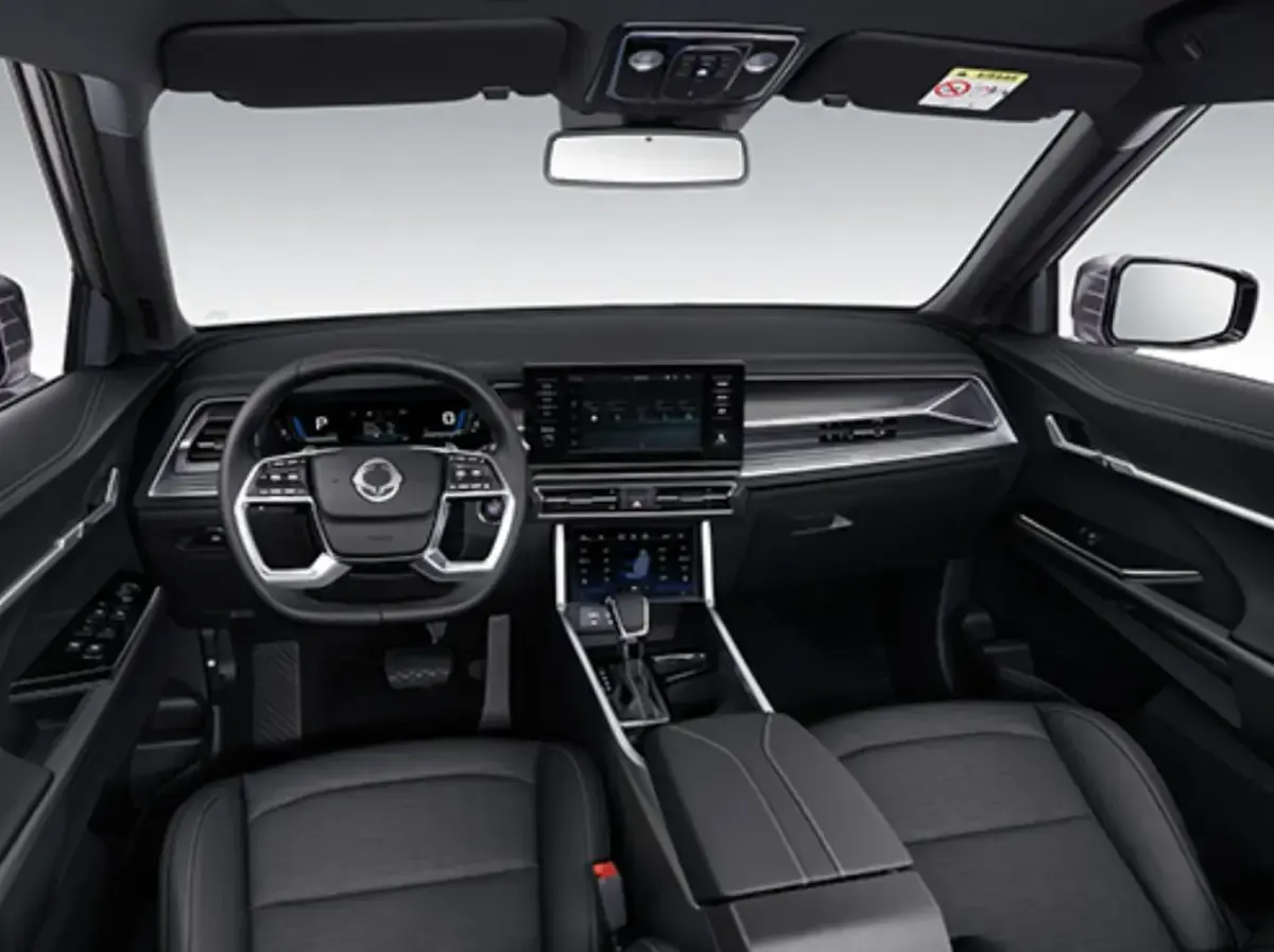 Neu KGM Torres 150 PS (110 kW) 2026 Latte greige metallic SUV