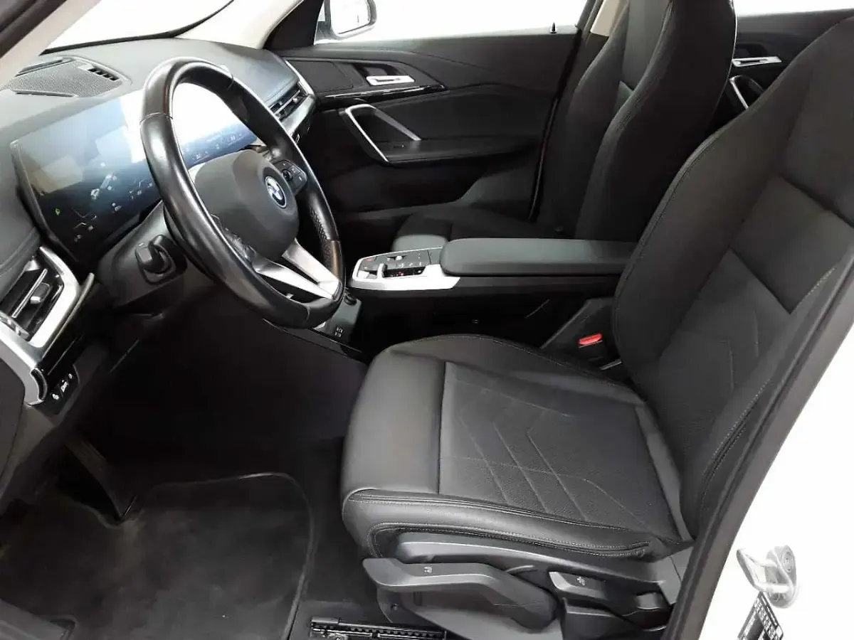Gebraucht BMW iX1 xLine 230 kW (313 PS) 2023 Alpinweiß SUV