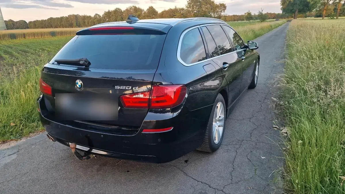 Gebraucht BMW 520 184 PS (135 kW) 2012 Schwarz Kombi