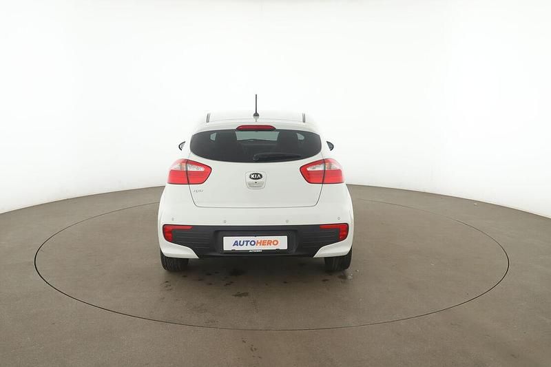 Gebraucht Kia Rio Spirit 109 PS (80 kW) 2016 Weiß Kleinwagen