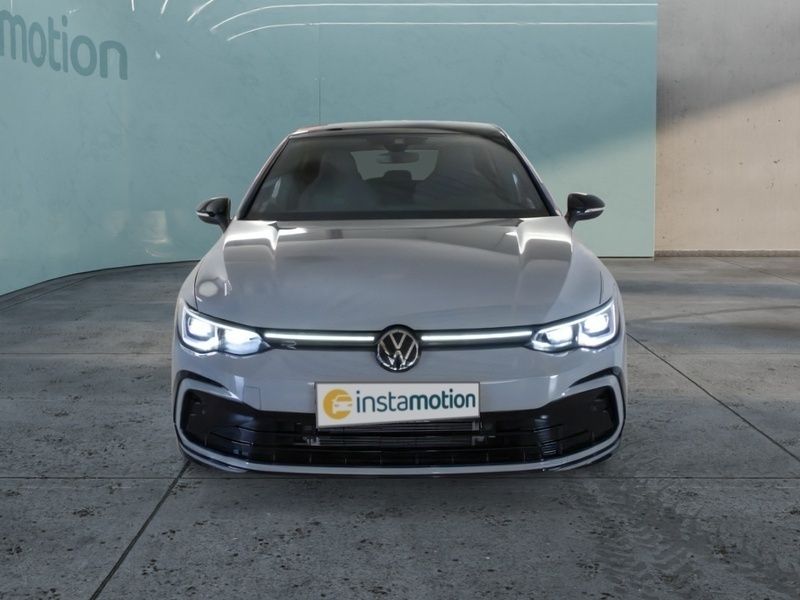 Grau Gebraucht 2024 VW Golf VIII Style Limousine | 33.230 € (Teuer) - Bild 1/1