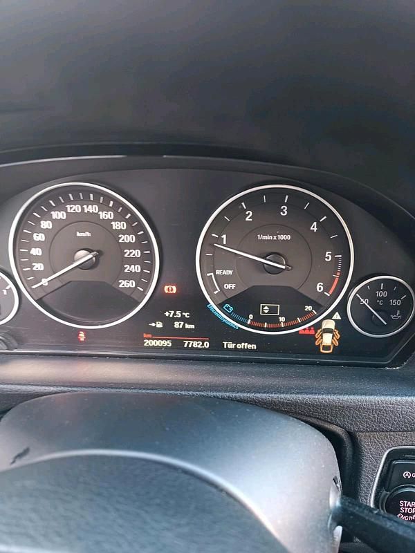 Gebraucht BMW 318 150 PS (110 kW) 2016 Schwarz Limousine