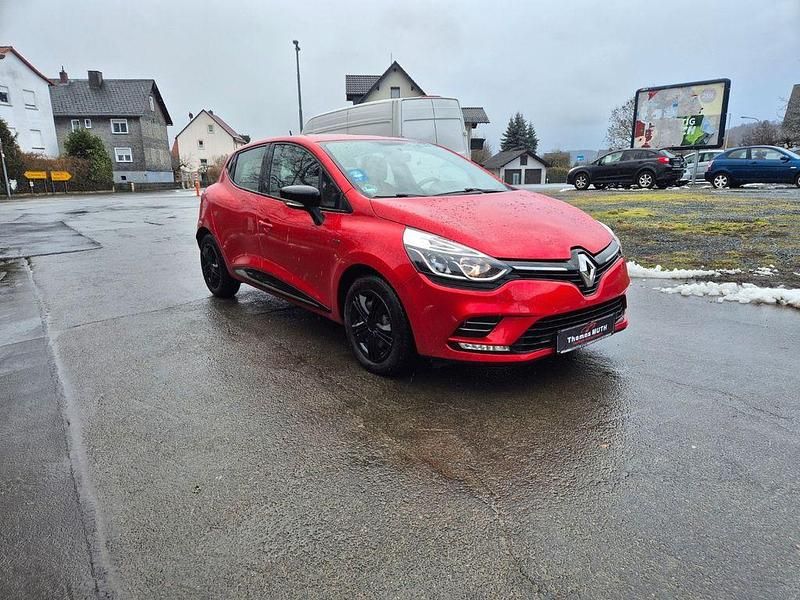 Gebraucht Renault Clio IV LIMITED 73 PS (53 kW) 2017 Gold Limousine