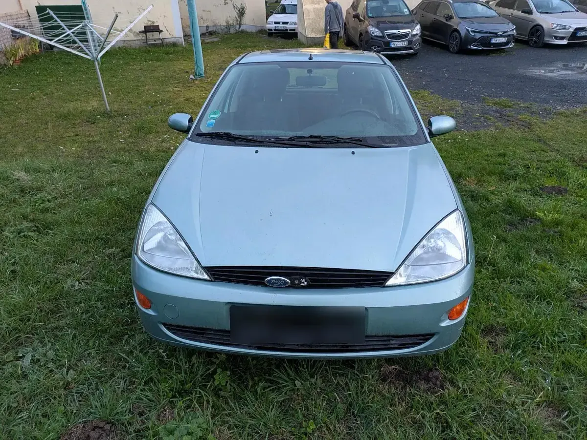Gebraucht Ford Focus 100 PS (73 kW) 2001 Grau Limousine