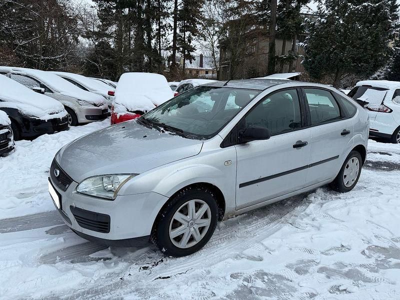 Gebraucht Ford Focus Trend 80 PS (58 kW) 2006 Grau Limousine