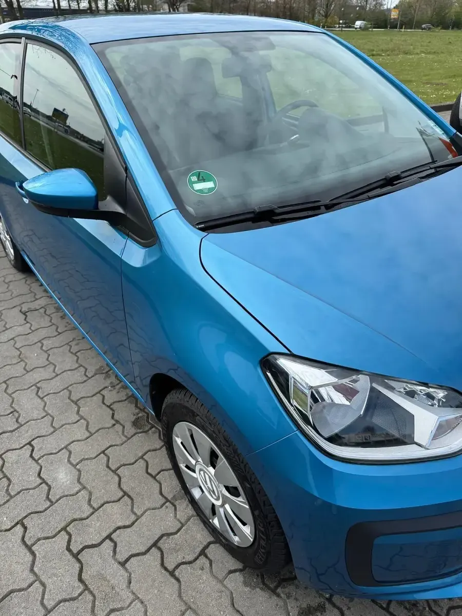 Second-hand VW up! 60 CP (44 kW) 2018 Albastru Hatchback