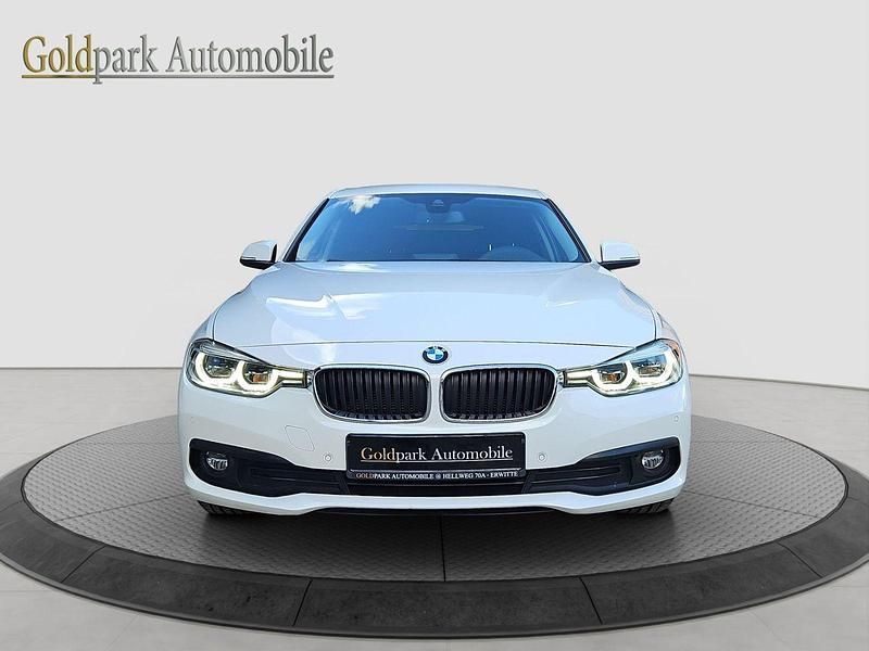 Gebraucht BMW 320 Advantage 163 PS (119 kW) 2016 Weiß Kombi