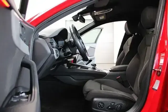 Gebraucht Audi A4 Competition 204 PS (150 kW) 2022 Tangorot Kombi