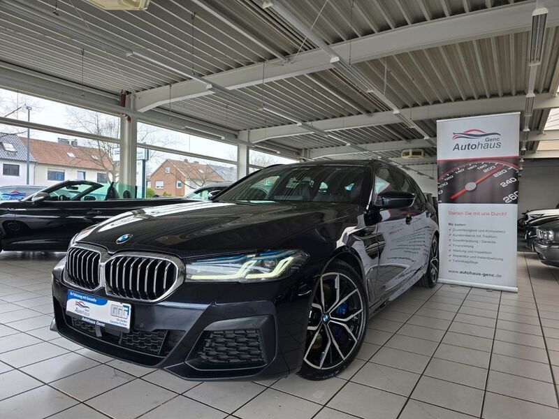 Schwarz Gebraucht 2021 BMW 540 M Sport Kombi | 30.900 € - Bild 1/4