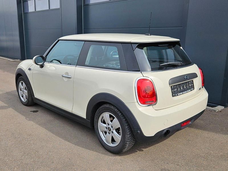 Gebraucht Mini ONE Pepper 102 PS (75 kW) 2017 Weiß Kleinwagen