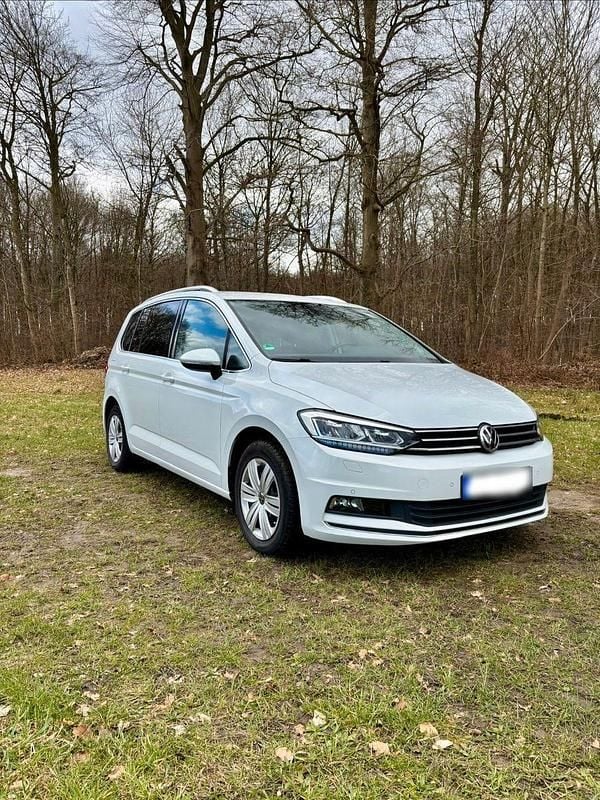 Gebraucht VW Touran Highline 150 PS (110 kW) 2018 Weiß Van / Kleinbus