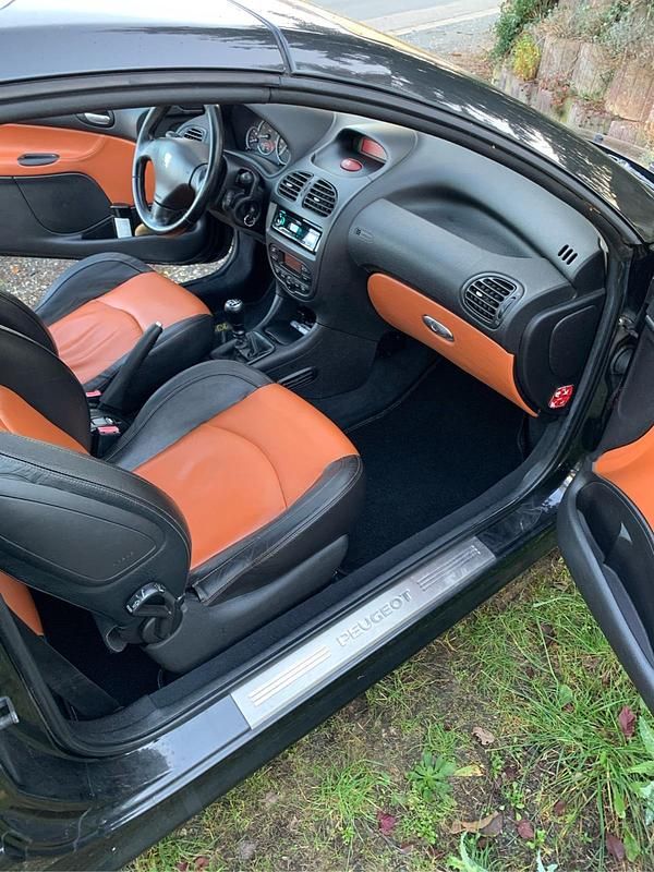 Gebraucht Peugeot 206 CC 136 PS (100 kW) 2003 Schwarz Cabrio