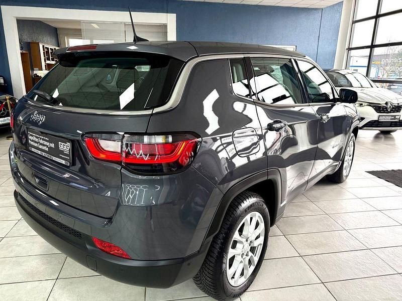 Gebraucht Jeep Compass Altitude 131 PS (96 kW) 2024 Grau SUV