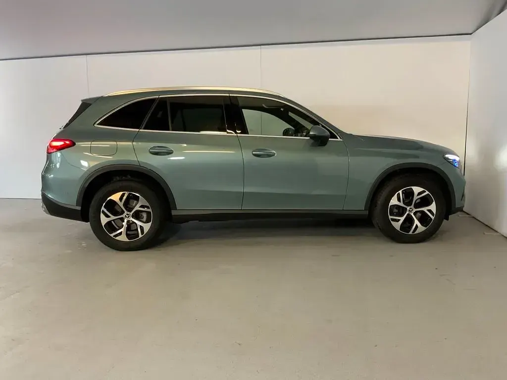 Gebraucht Mercedes GLC220 Avantgarde 197 PS (144 kW) 2025 Metalliclack verdesilber metallic SUV