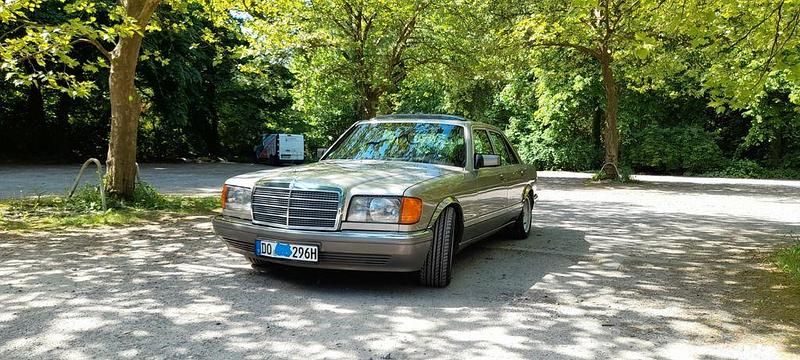 Gebraucht Mercedes E500 223 PS (164 kW) 1987 Silber Limousine