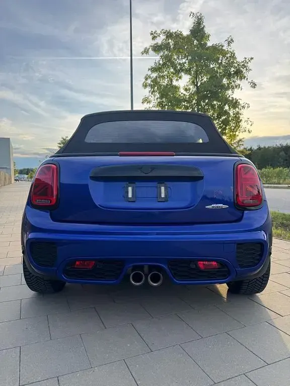 Używany Mini John Cooper Works 231 KM (169 kW) 2019 Niebieski Hatchback
