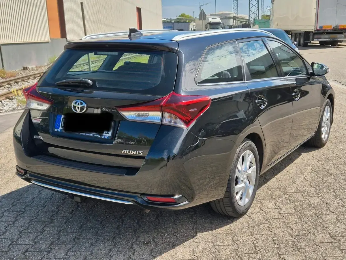 Gebraucht Toyota Auris 110 PS (80 kW) 2015 Schwarz Kombi