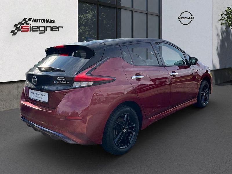 Gebraucht Nissan Leaf N-Connecta 160 kW (218 PS) 2021 Red/ black Kleinwagen
