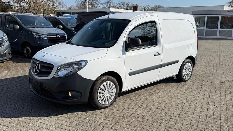 Gebraucht Mercedes Citan 109 90 PS (66 kW) 2017 Arktikweiss Van / Kleinbus
