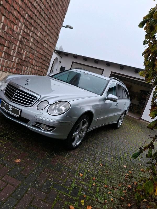 Silber Gebraucht 2009 Mercedes 280 Avantgarde Kombi | 7.999 € - Bild 1/4