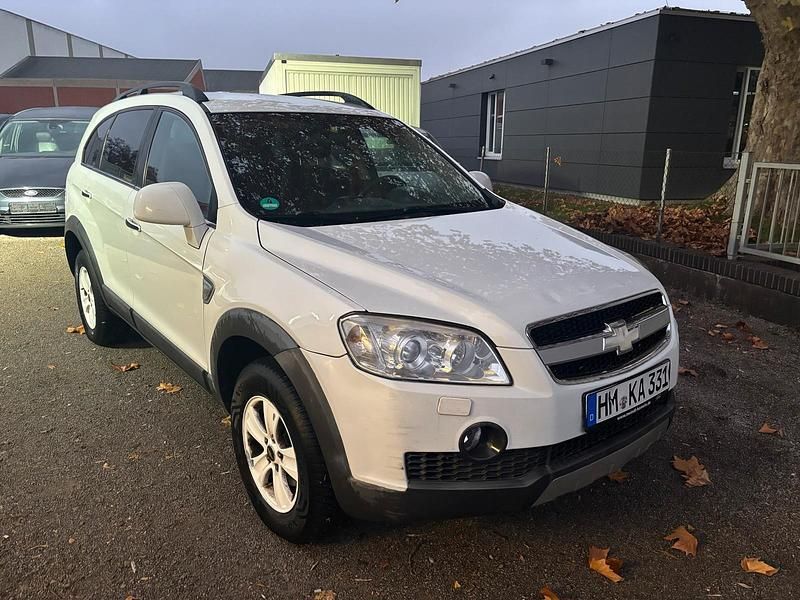 Weiß Gebraucht 2010 Chevrolet Captiva SUV | 2.200 € (Fairer Preis) - Bild 1/4