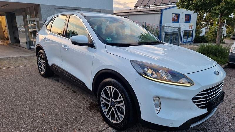 Gebraucht Ford Kuga Titanium 224 PS (164 kW) 2020 Weiß SUV