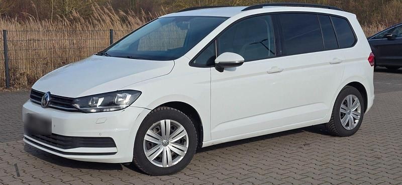 Gebraucht VW Touran Trendline 116 PS (85 kW) 2016 Weiß Van / Kleinbus