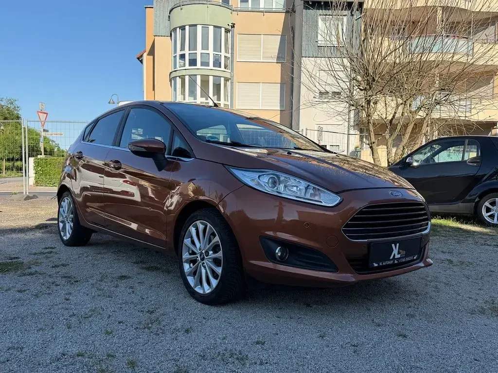 Gebraucht Ford Fiesta Titanium 101 PS (74 kW) 2016 Braun Kleinwagen