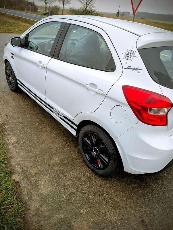 Gebraucht Ford Ka ST 69 PS (50 kW) 2017 Blau Limousine