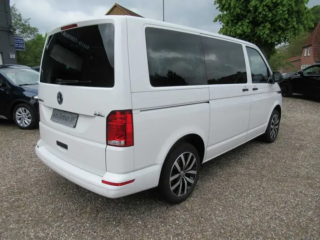 Gebraucht VW Multivan Trendline 110 PS (80 kW) 2021 Weiß Van / Kleinbus