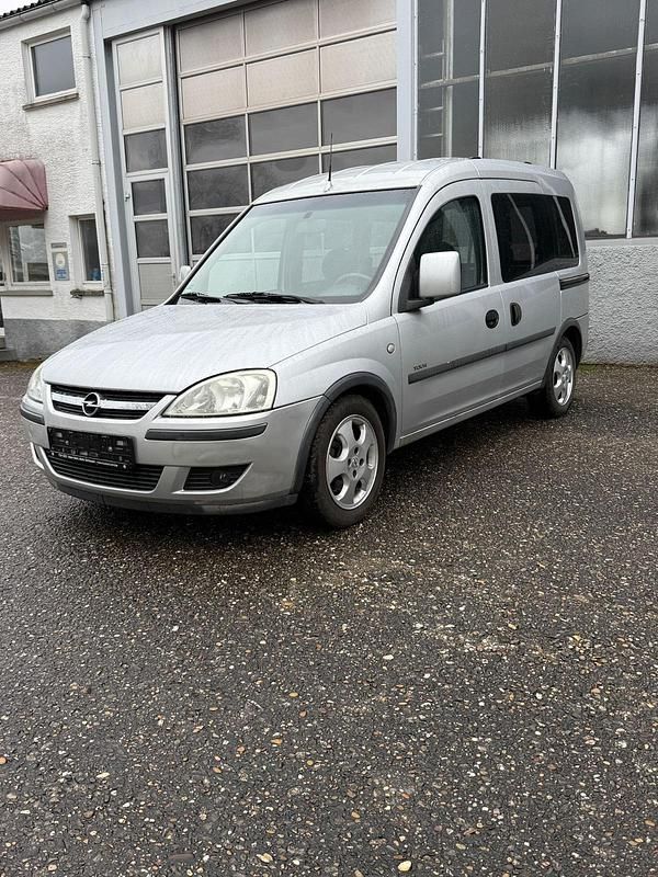 Gebraucht Opel Combo 87 PS (63 kW) 2004 Silber Van / Kleinbus