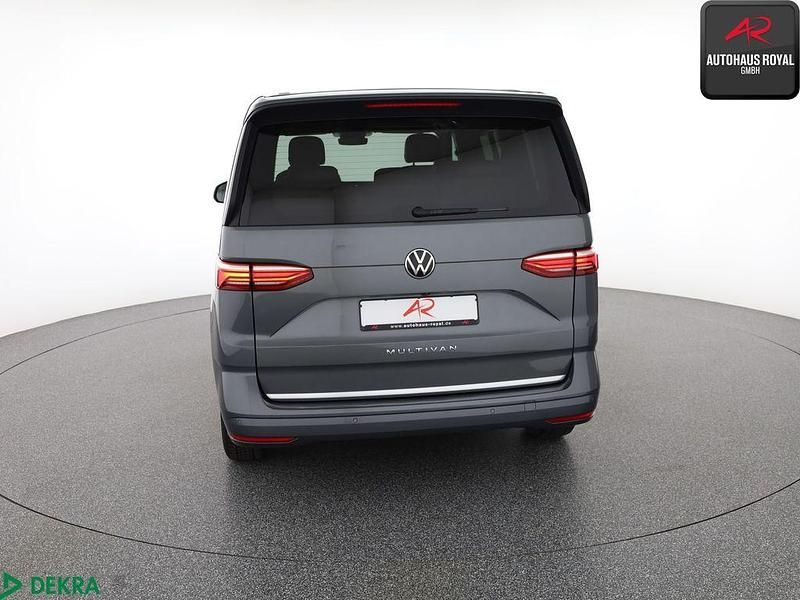 Gebraucht VW Multivan 204 PS (150 kW) 2023 Indiumgrau Van