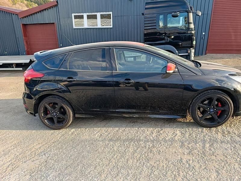 Gebraucht Ford Focus Sport 150 PS (110 kW) 2015 Schwarz Limousine