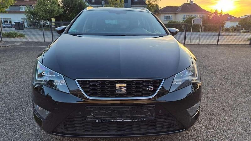 Mitternachtsschwarz Gebraucht 2016 Seat Leon FR Kombi | 7.600 € (Superpreis) - Bild 1/4